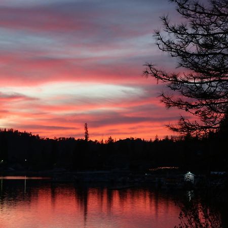 Eagles Nest At Bass Lake Near Yosemite With Boat Dock 外观 照片